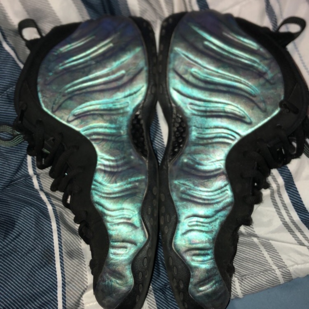 Nike foams good condition original price $240 asking 100